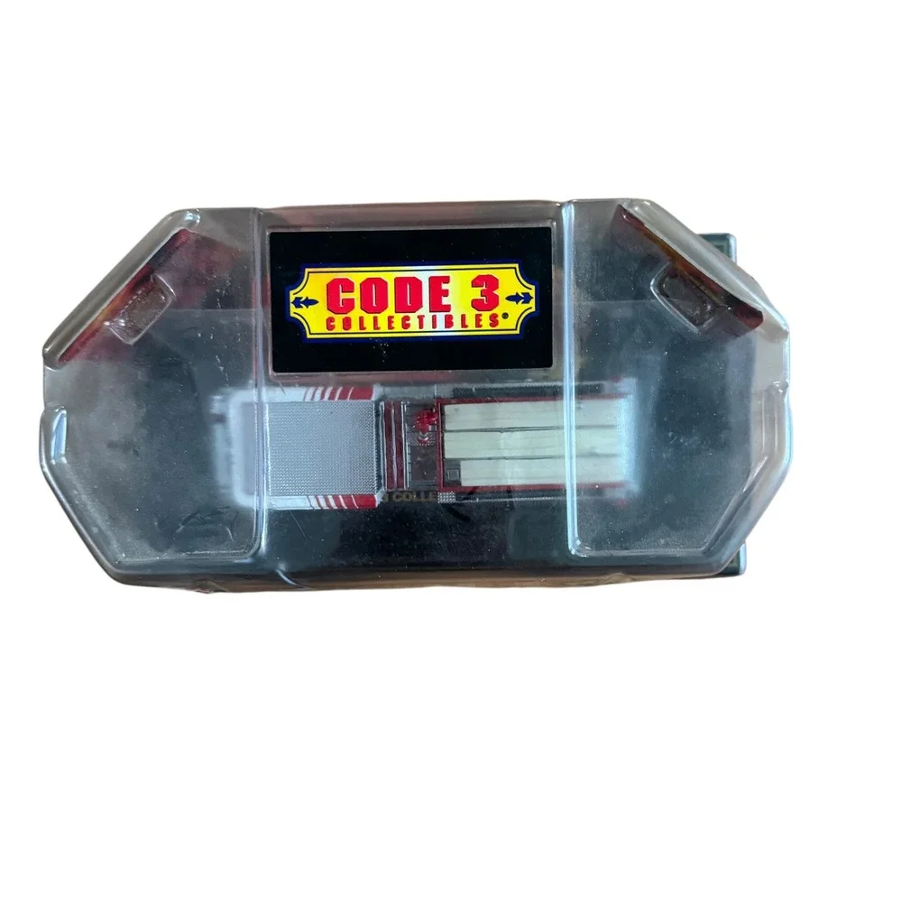 Code 3 Collectibles‎ Ferrara Inferno Fire Engine Limited Edition Die-Cast 1/64